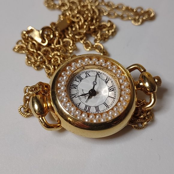Very Pretty Roman Numeral Necklace Watch With Faux Pearls 29 Inches Long - Picture 5 of 7